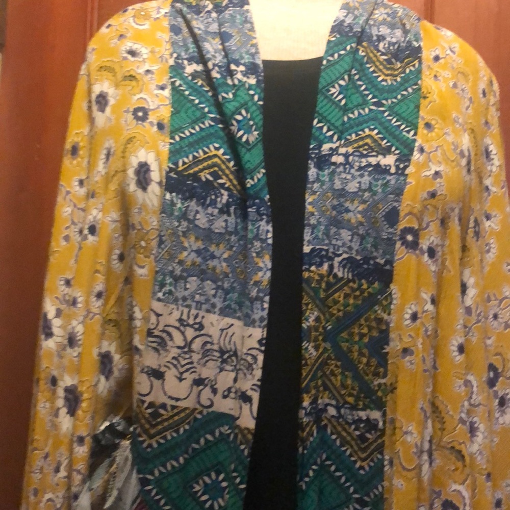 Beautiful multicolored kimono style duster top